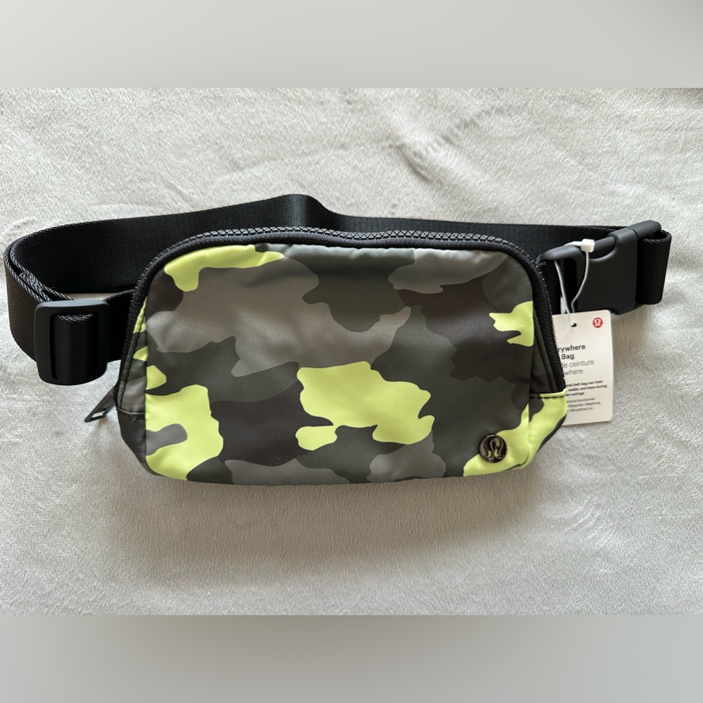 lululemon athletica Everywhere Belt Bag in Heritage Camo Neo Mint Black